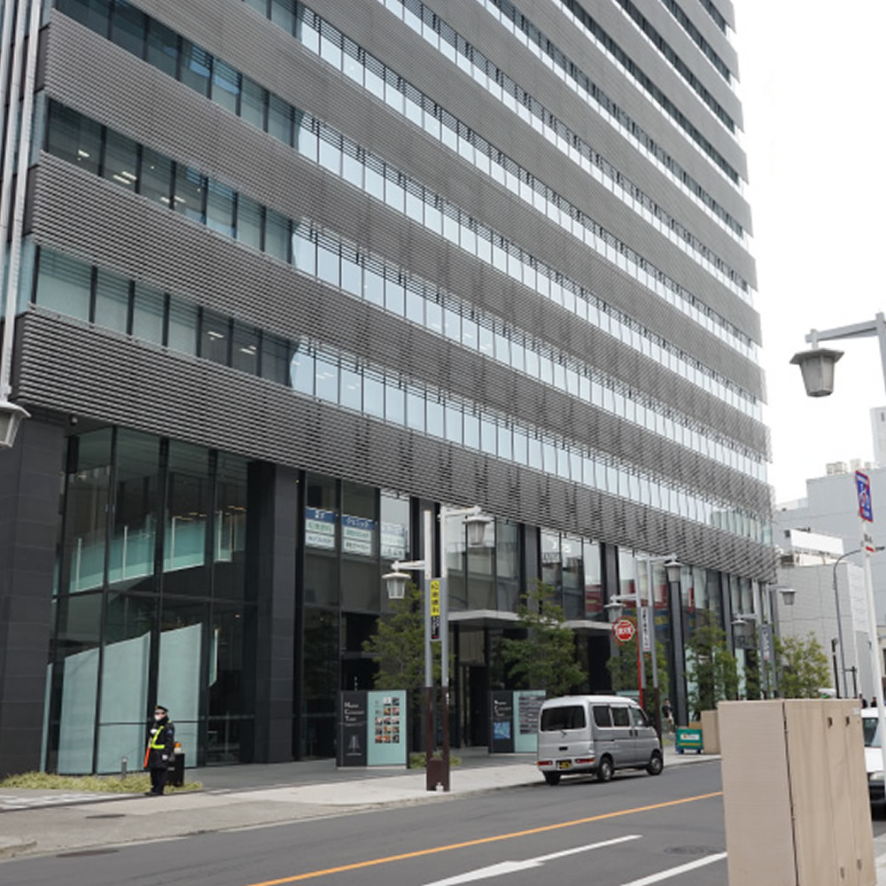 クロスコートタワー外観